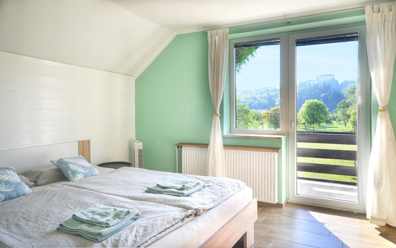 Deerwood Villa-Modern Cozy Apartment With Castle View بليد المظهر الخارجي الصورة