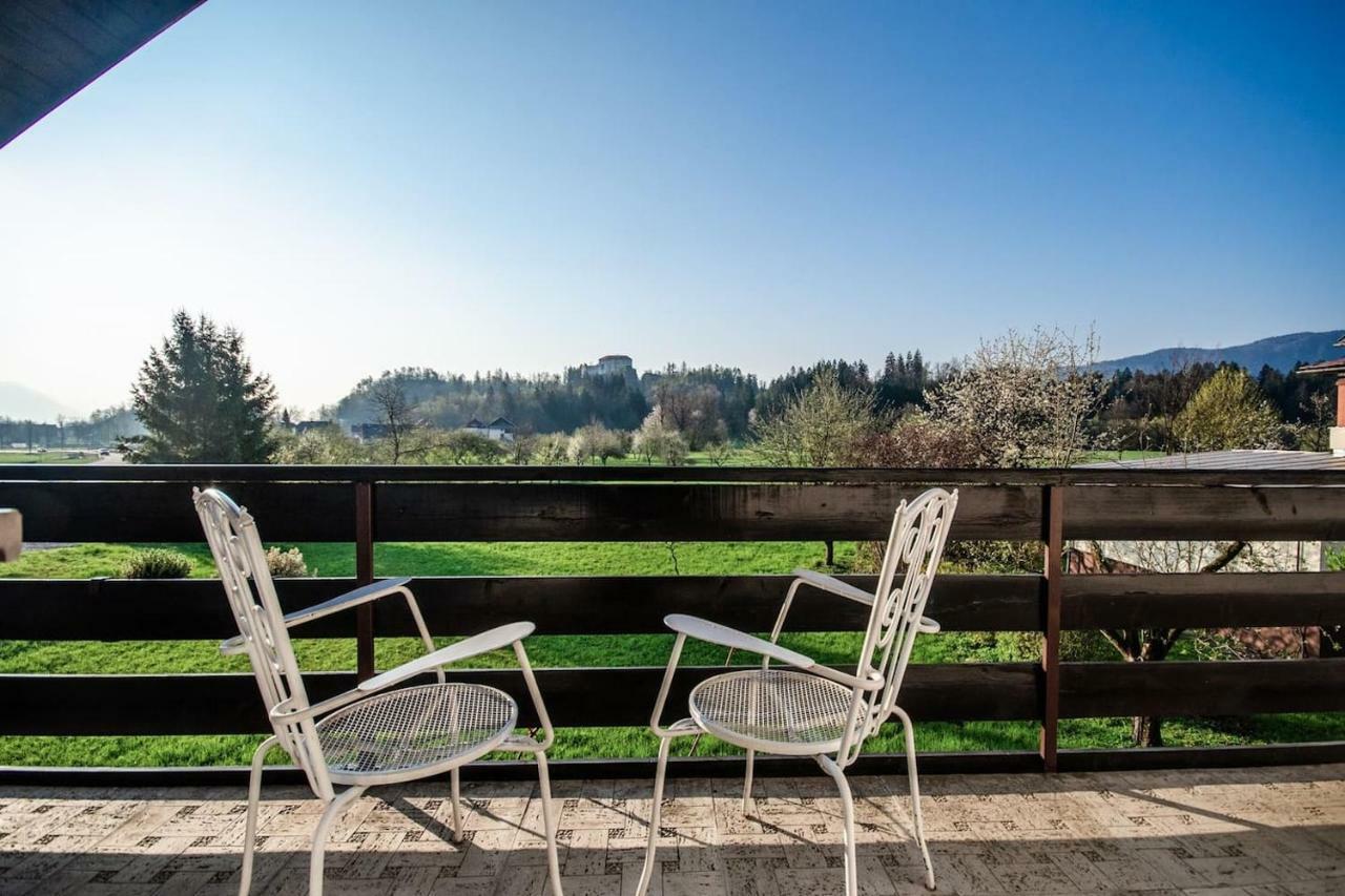 Deerwood Villa-Modern Cozy Apartment With Castle View بليد المظهر الخارجي الصورة